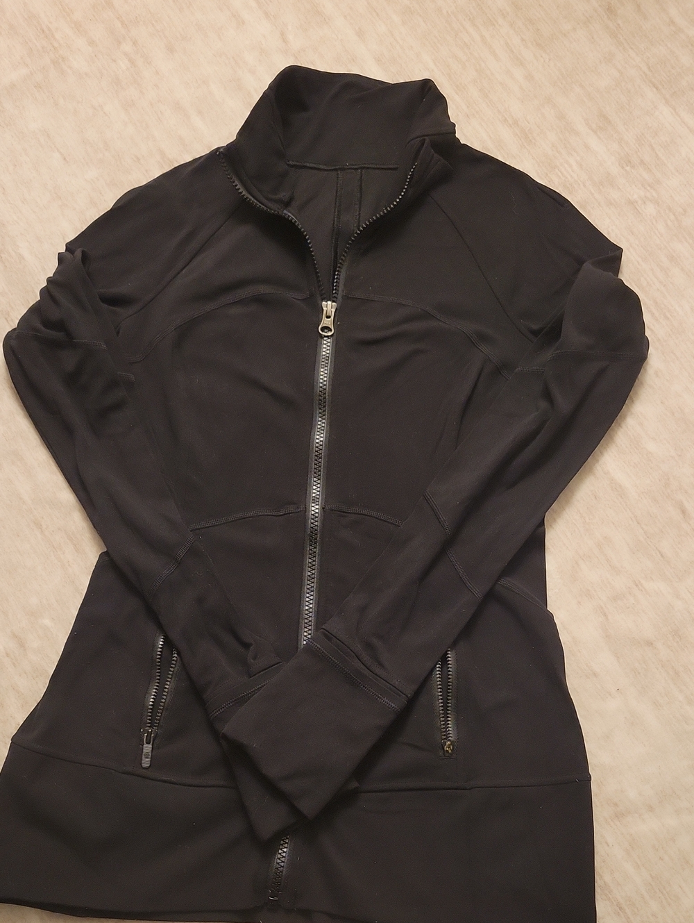 Lululemon Women’s Jacket. Size 6.